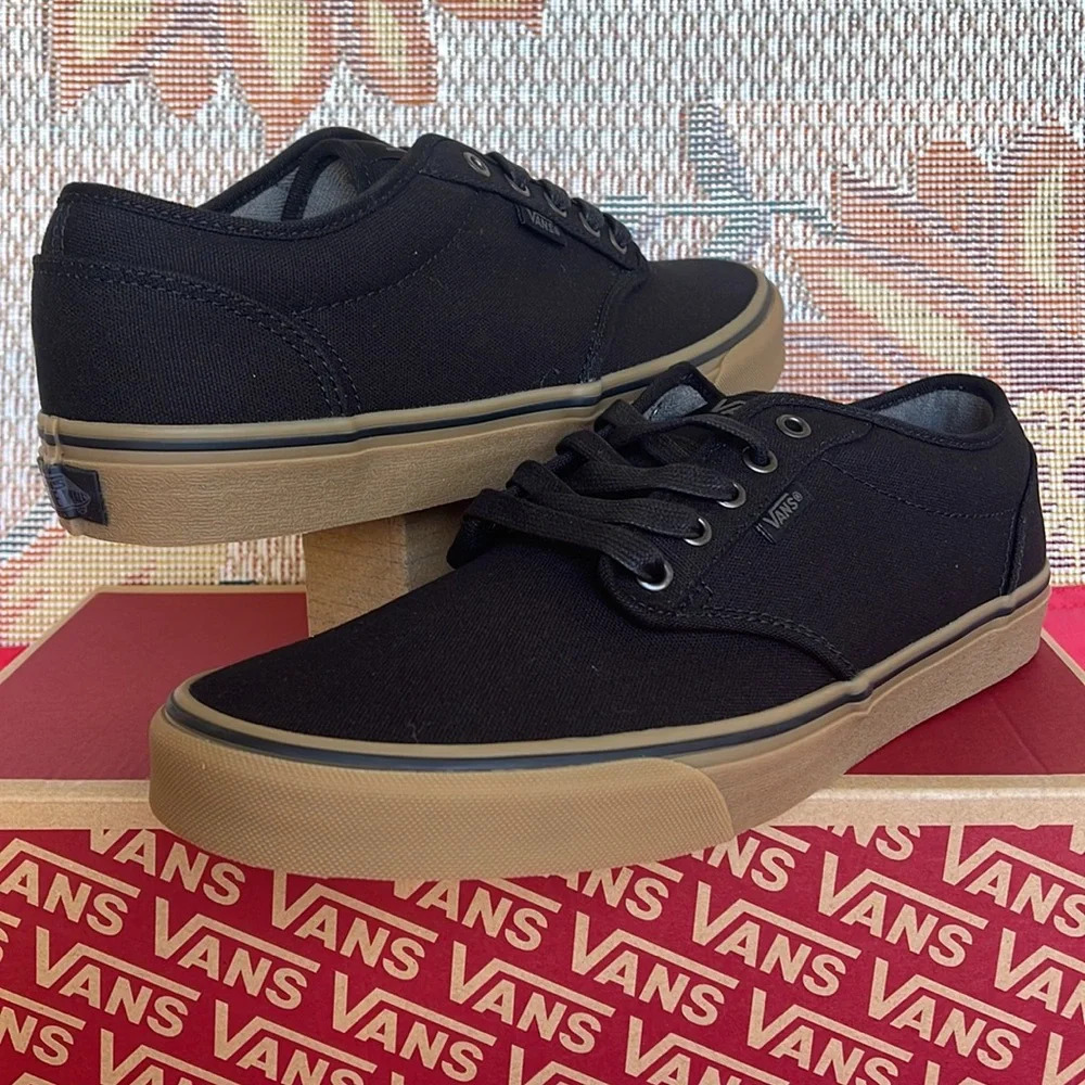 Vans Women’s Atwood
(12 Oz Canvas) Black/Gum
VN000TUYD8E Sneakers